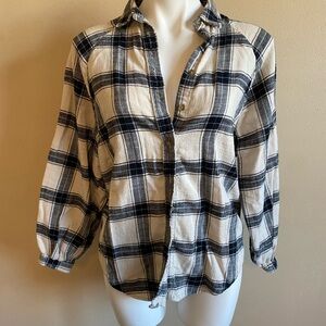 American Eagle Outfitters Black and White Plaid Shirt